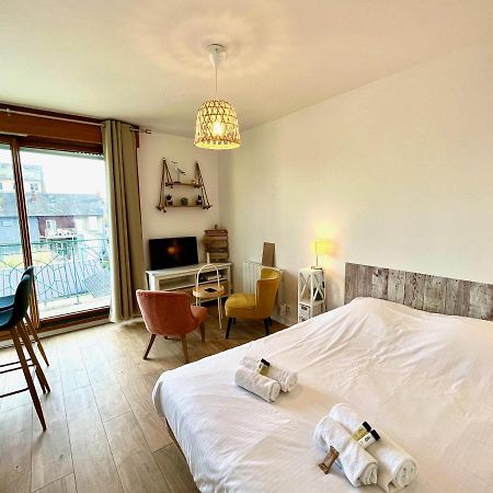 Salm, Coquet Studio Avec Balcon Ouistreham Bagian luar foto