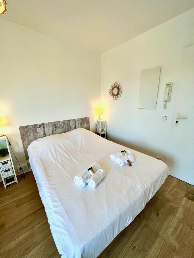 Salm, Coquet Studio Avec Balcon Ouistreham Bagian luar foto